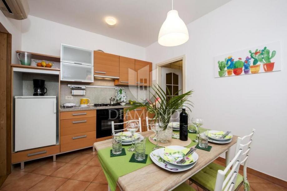 Santa Eufemia Rovinj 10Min Walk To City & Free Garage Parking Apartamento Exterior foto