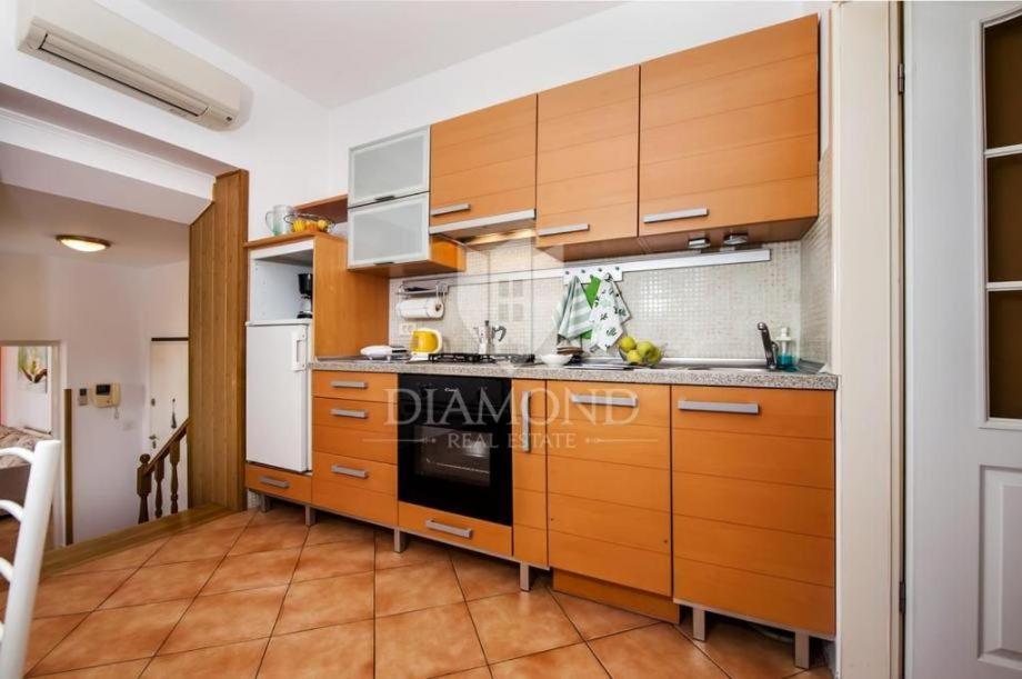 Santa Eufemia Rovinj 10Min Walk To City & Free Garage Parking Apartamento Exterior foto